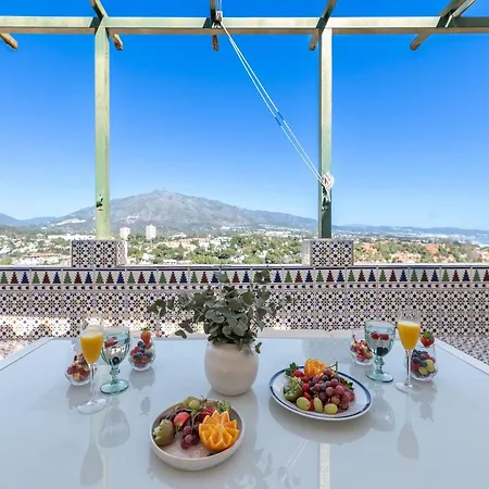 Cozy 2 Bdrm W Sea Views Next To Puerto Banus Apartment *