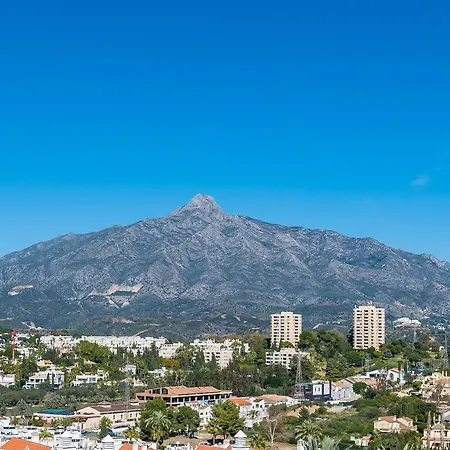 Cozy 2 Bdrm W Sea Views Next To Puerto Banus *