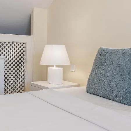 Apartment Cozy 2 Bdrm W Sea Views Next To Puerto Banus Marbella